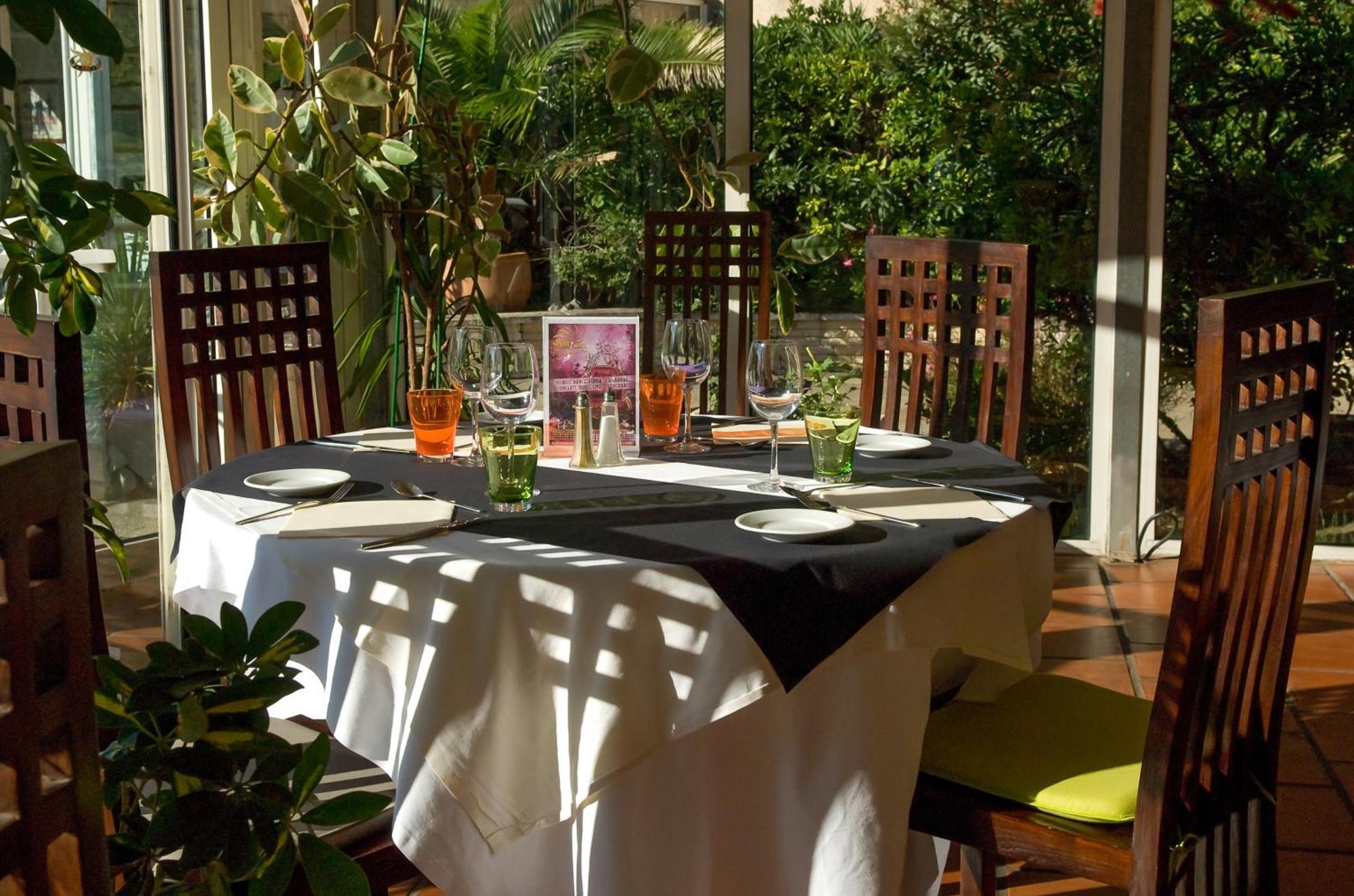 Hotel Le Phoebus Garden&Spa Gruissan Exterior foto